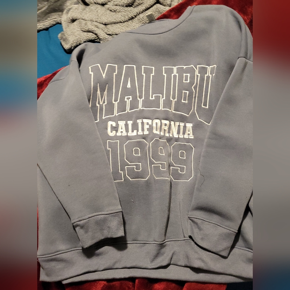 Sweatshirt